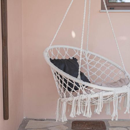 Paralio Astros Beachfront Suites Xiropígado Kültér fotó