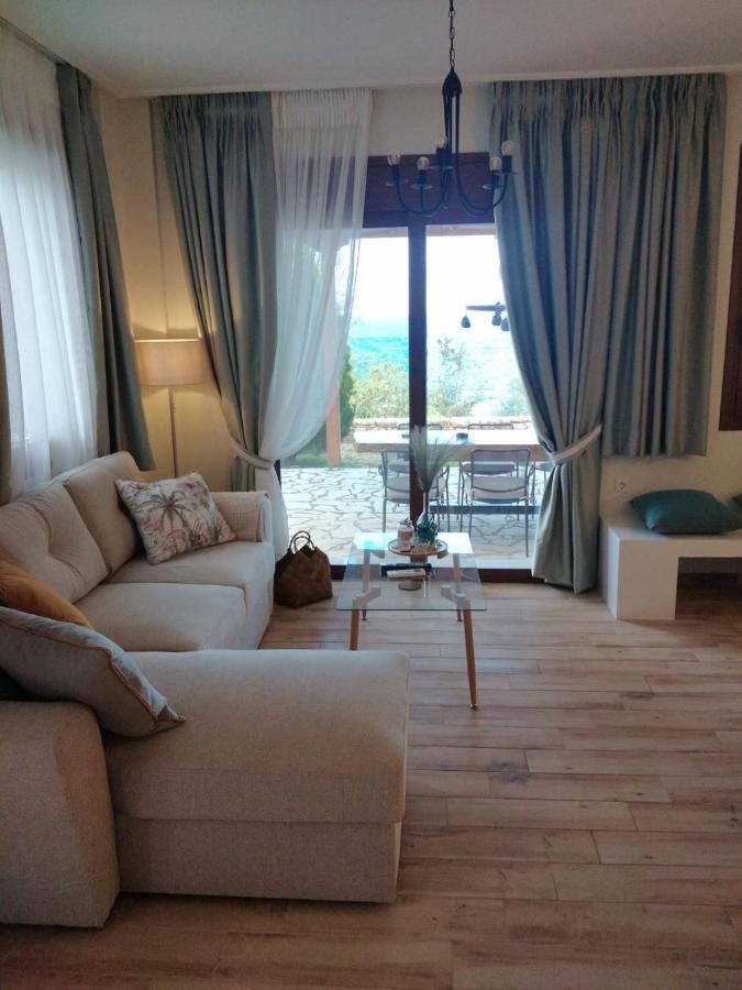 Paralio Astros Beachfront Suites Xiropígado Kültér fotó