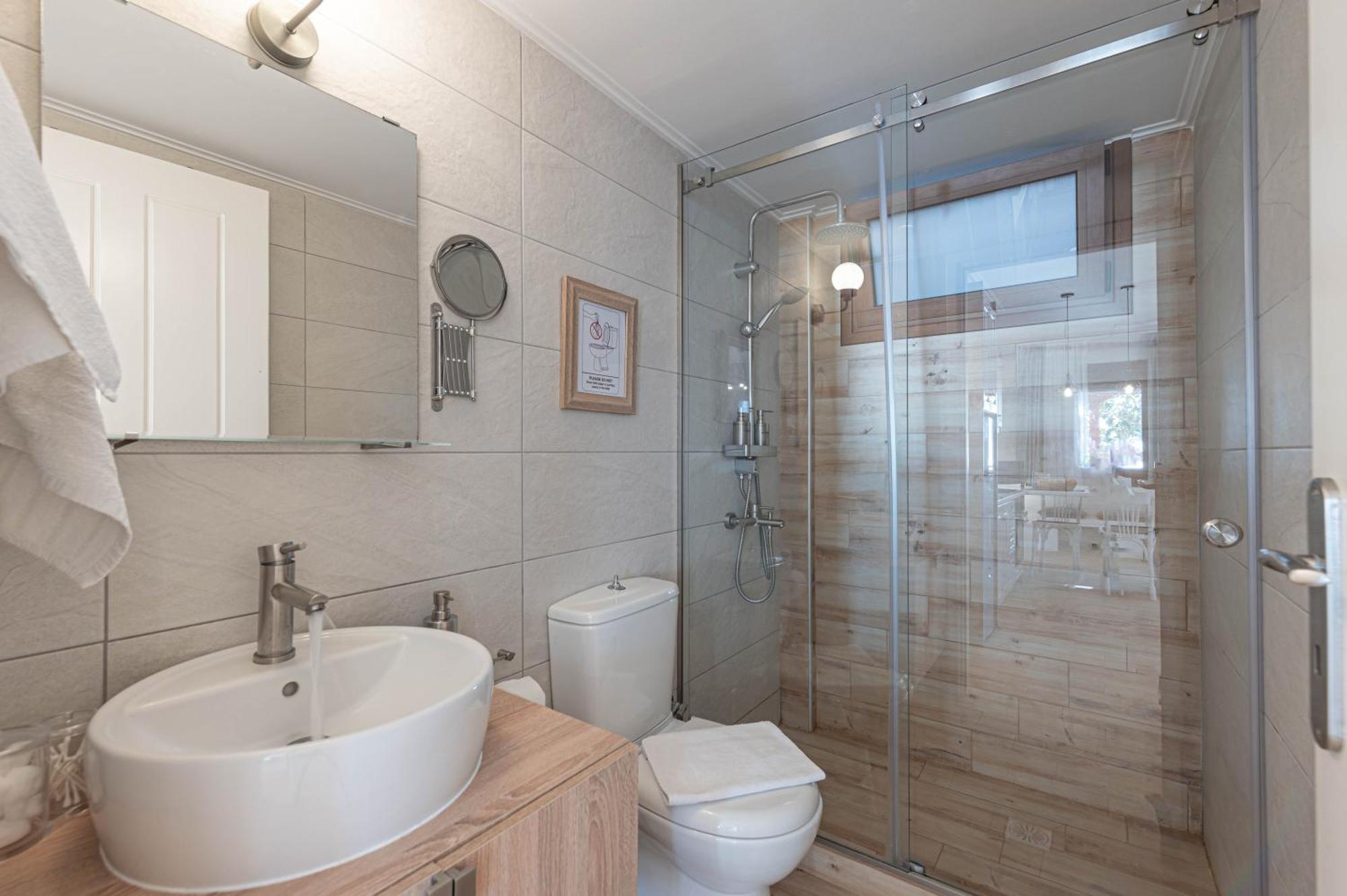 Paralio Astros Beachfront Suites Xiropígado Kültér fotó