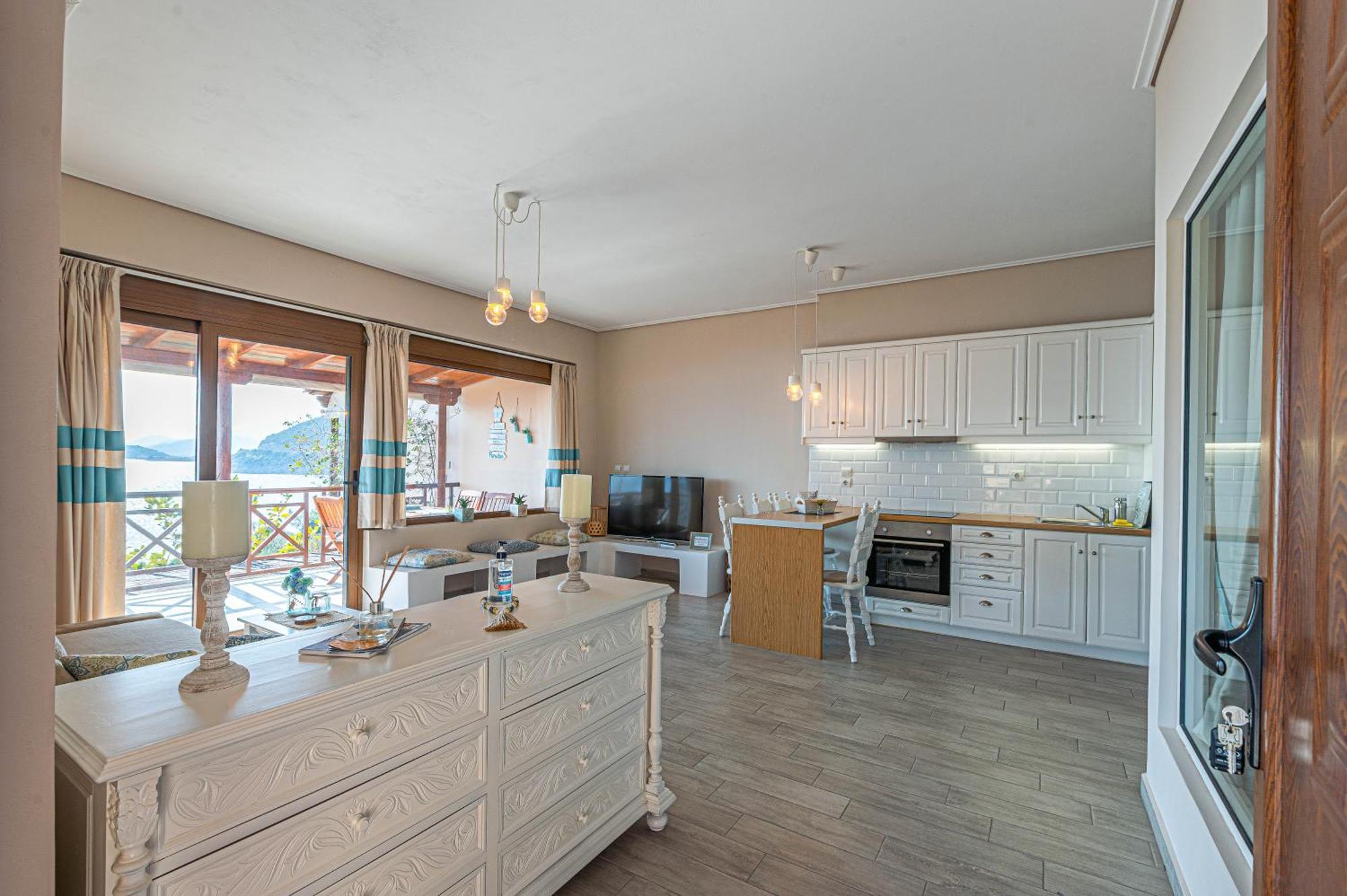 Paralio Astros Beachfront Suites Xiropígado Kültér fotó