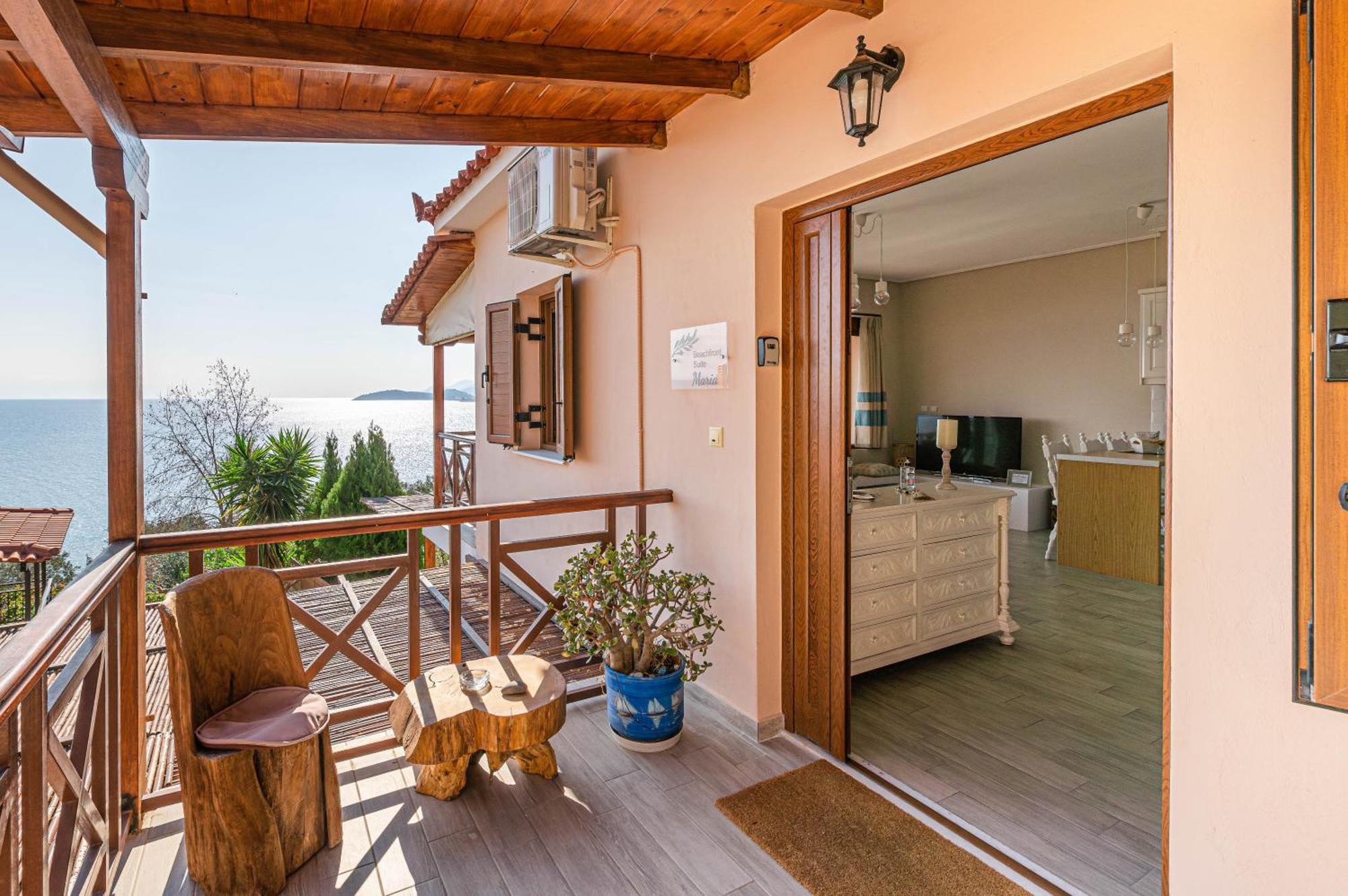 Paralio Astros Beachfront Suites Xiropígado Kültér fotó