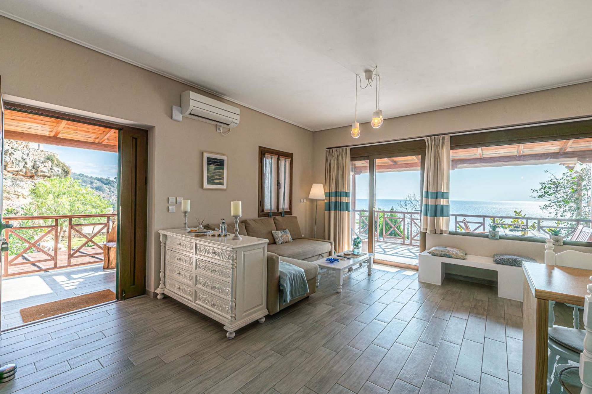Paralio Astros Beachfront Suites Xiropígado Kültér fotó