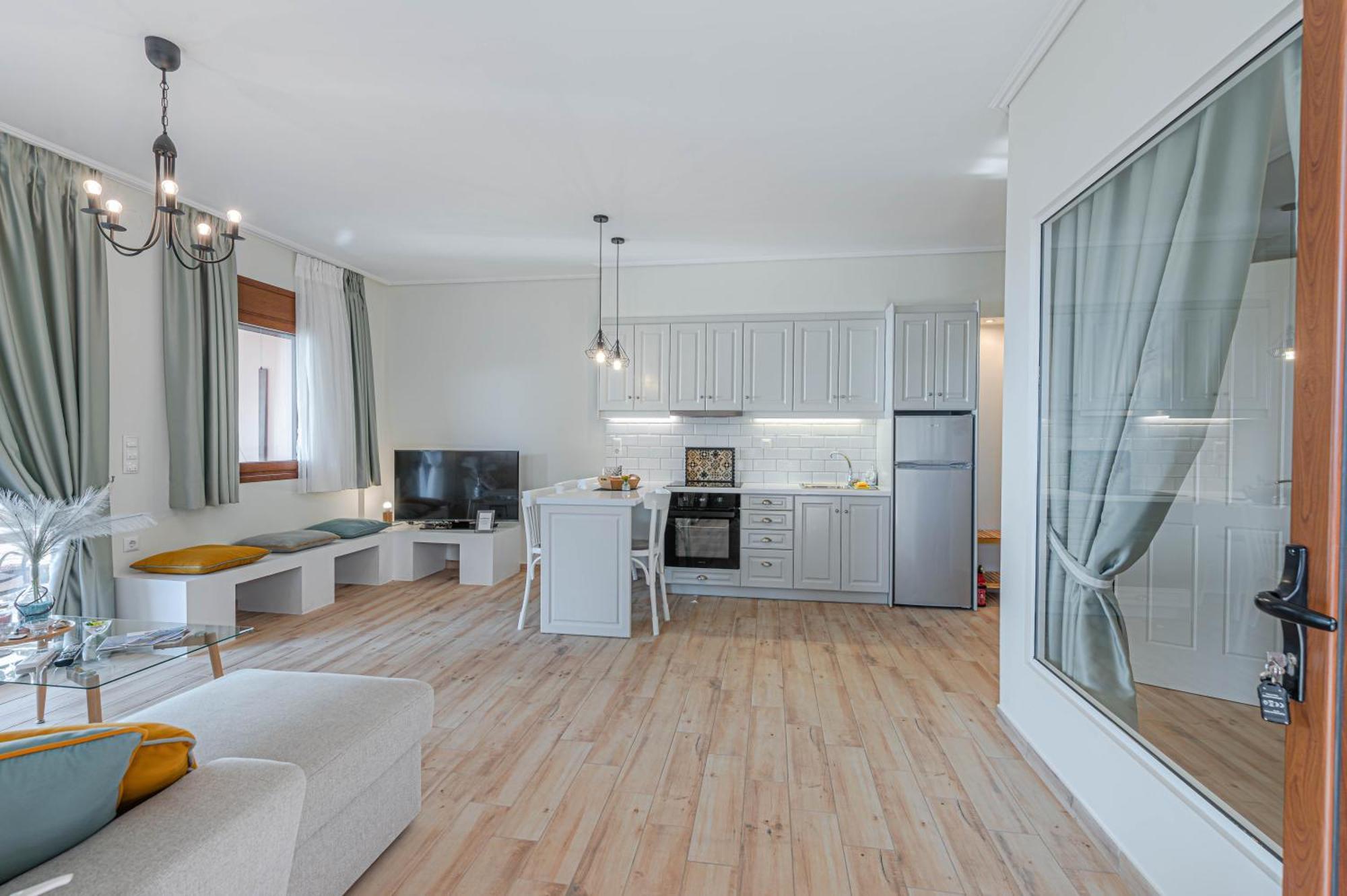 Paralio Astros Beachfront Suites Xiropígado Kültér fotó