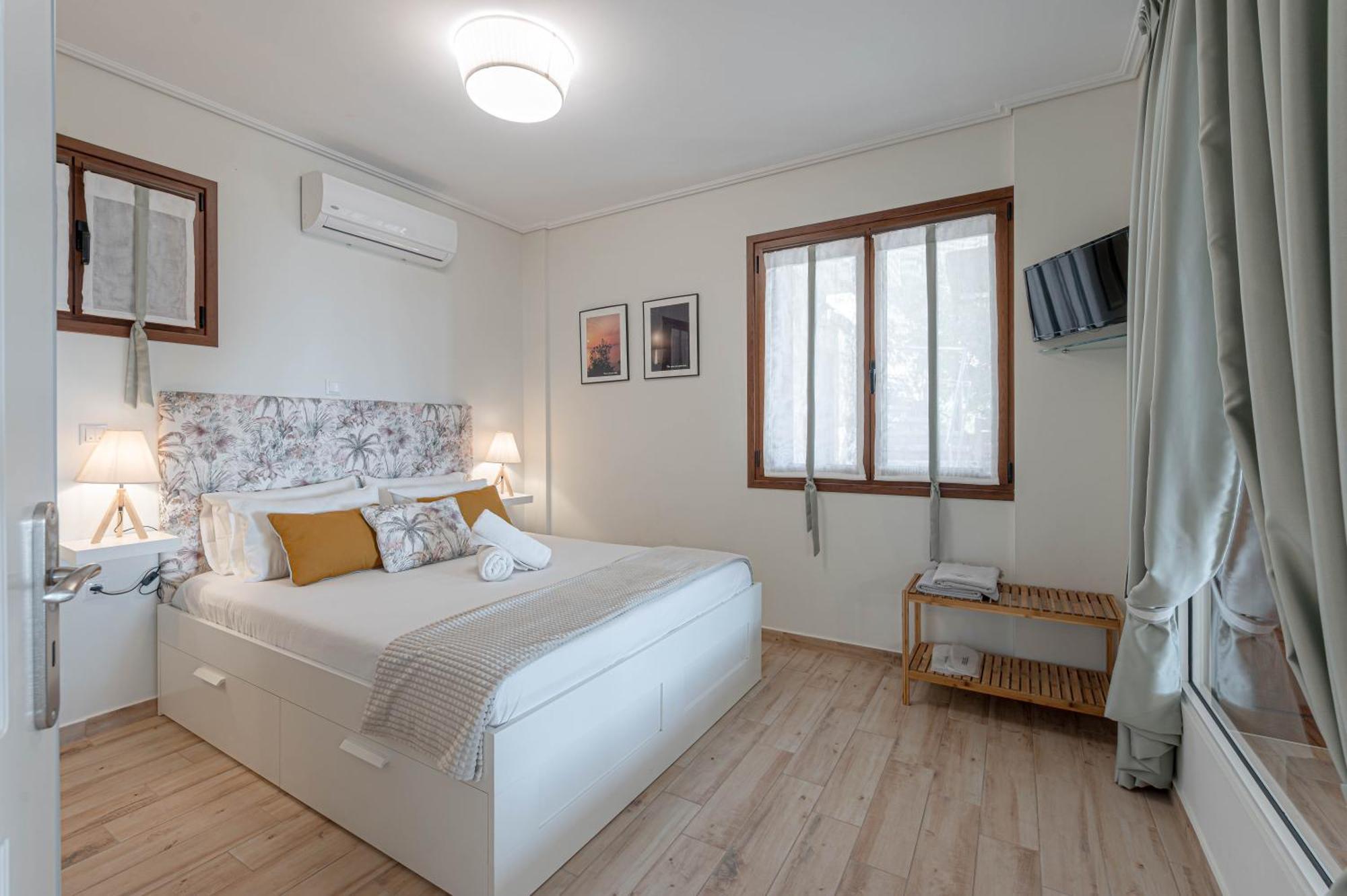 Paralio Astros Beachfront Suites Xiropígado Kültér fotó