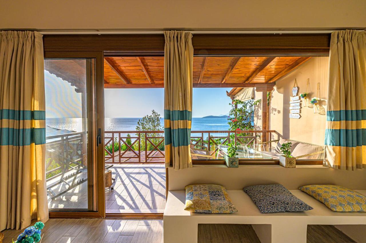 Paralio Astros Beachfront Suites Xiropígado Kültér fotó