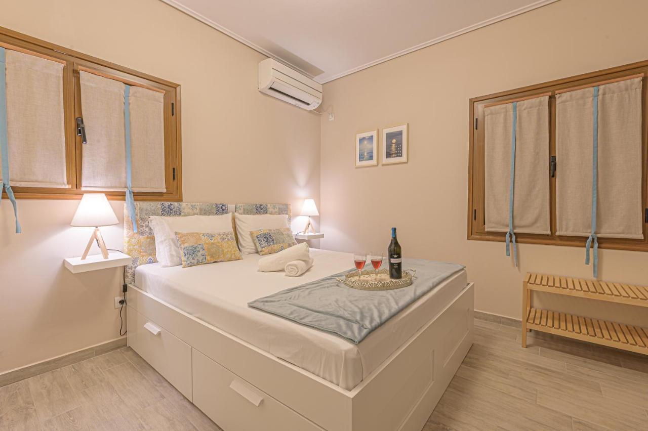 Paralio Astros Beachfront Suites Xiropígado Kültér fotó