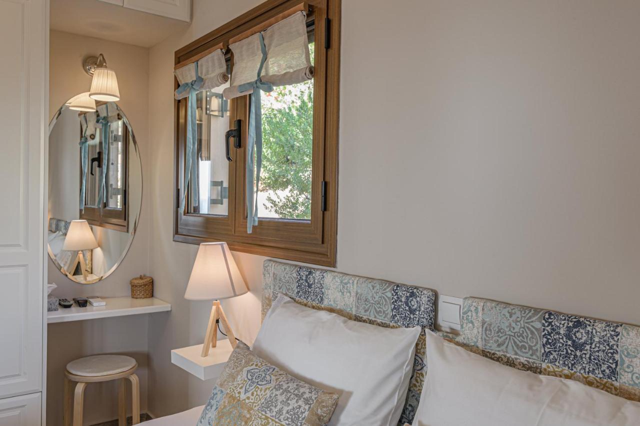 Paralio Astros Beachfront Suites Xiropígado Kültér fotó